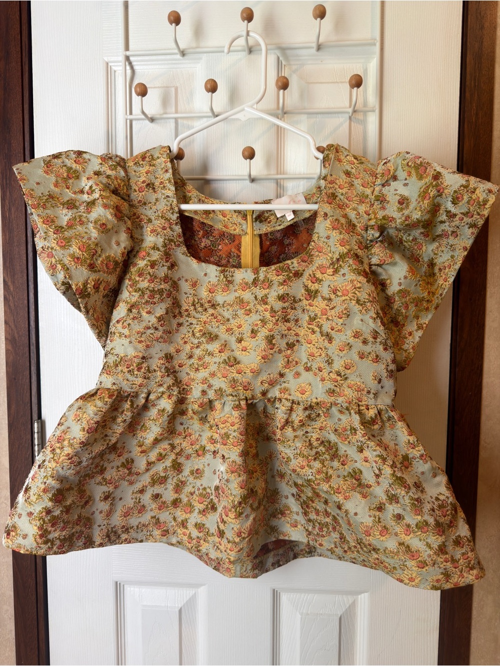 entro Floral Puff Sleeve Peplum Top in Mint and Rose Gold